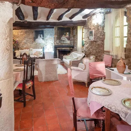 Rustic Holiday In Near Mont Rebei Lake Tolva